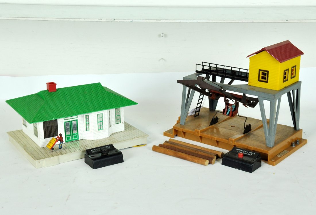 American Flyer 787 & 789 Accessories: S Gauge. Includes a 787 log loader with controller, some oxidation on metal parts; 789 baggage smasher with controller. Both should clean-up nicely and show only light playwear, now C7-