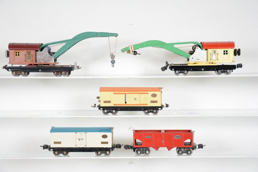 5 Restored Lionel Freight Cars: Includes 2 #810 cranes, early version has rust on boom support & trucks; 2816 hopper; 814R reefer, MBC; 814 early boxcar. Rest nicely restored to C7+-9