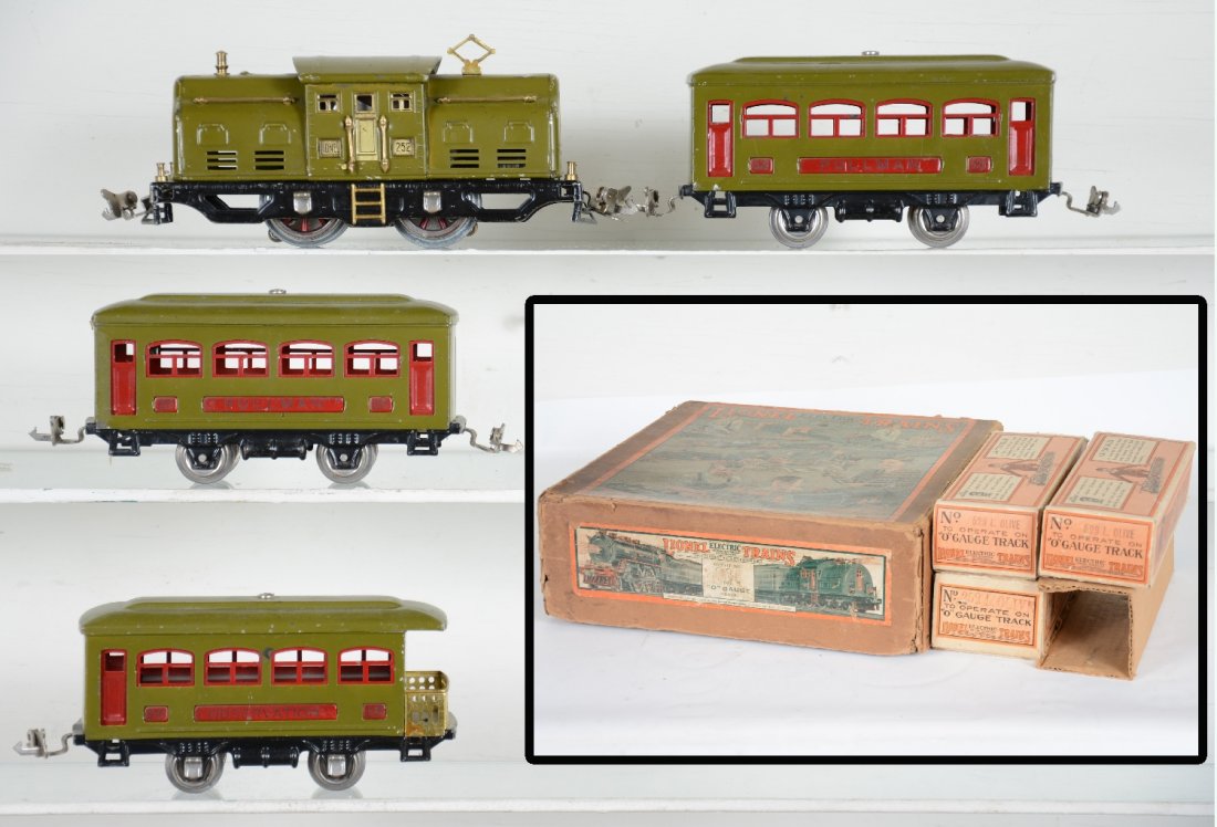 Boxed Lionel 252 Set: Includes a 252 center cab electric, rewheeled, rewired, just missing the headlight, reverse switch & cab screws; 2 #529 Pullmans; 530 observation. Includes 3 incomplete obs, set box label reads 236. A