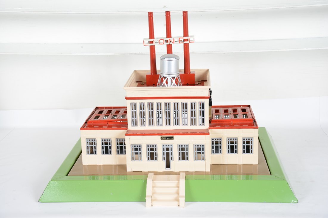 T-Repro Lionel 840 Power Station: Nice reproduction of Lionel's largest building. Clean painted in late colors. It shows light playwear, C8