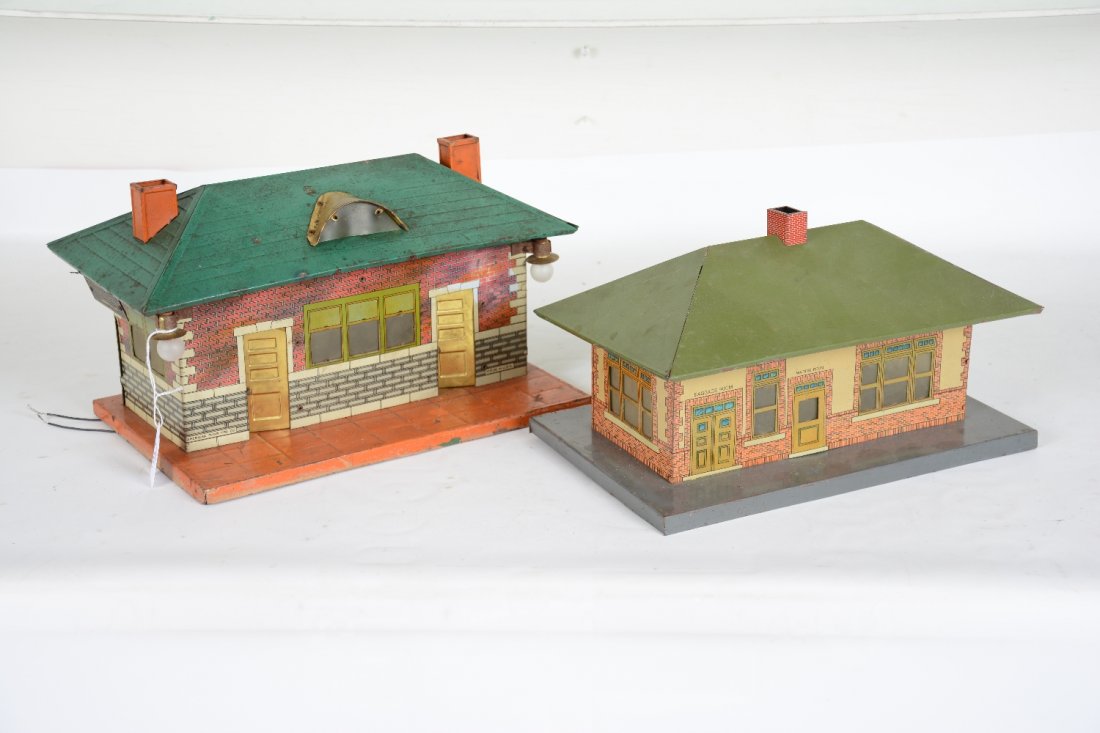 American Flyer 97 & 102 Stations: Includes a 97 Flyer Town station; 102 Central Station. They show moderate playwear, C5-6