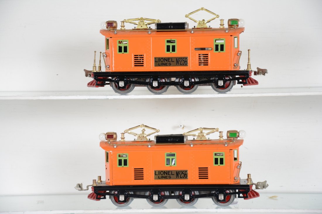Williams Lionel 256 AA Electrics: Here is an opportunity to double head a 256! Includes 1 powered and 1 dummy unit that is missing its flag poles. They are clean and show light playwear, C8
