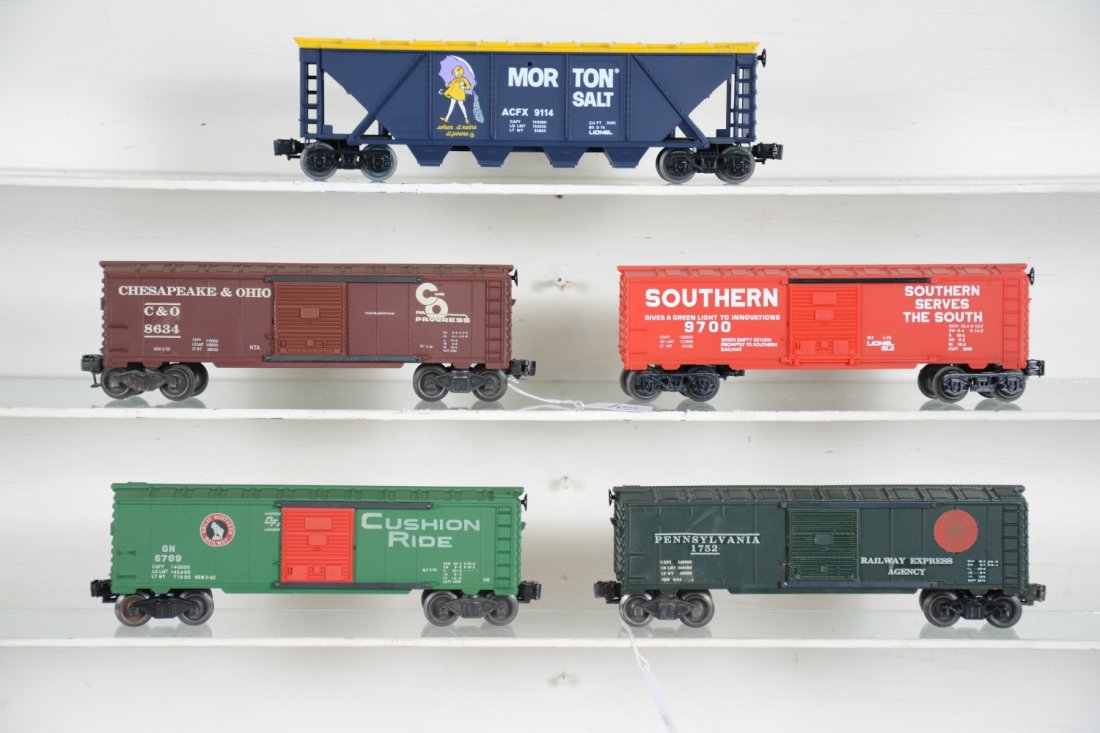 5Pc Rolling Stock Lot: Includes Custom Painted 6464 cars in PRR, GN & C&O, pro job; plus a Lionel 9700 Southern boxcar & 9114 Morton hopper. All appear like new, C9