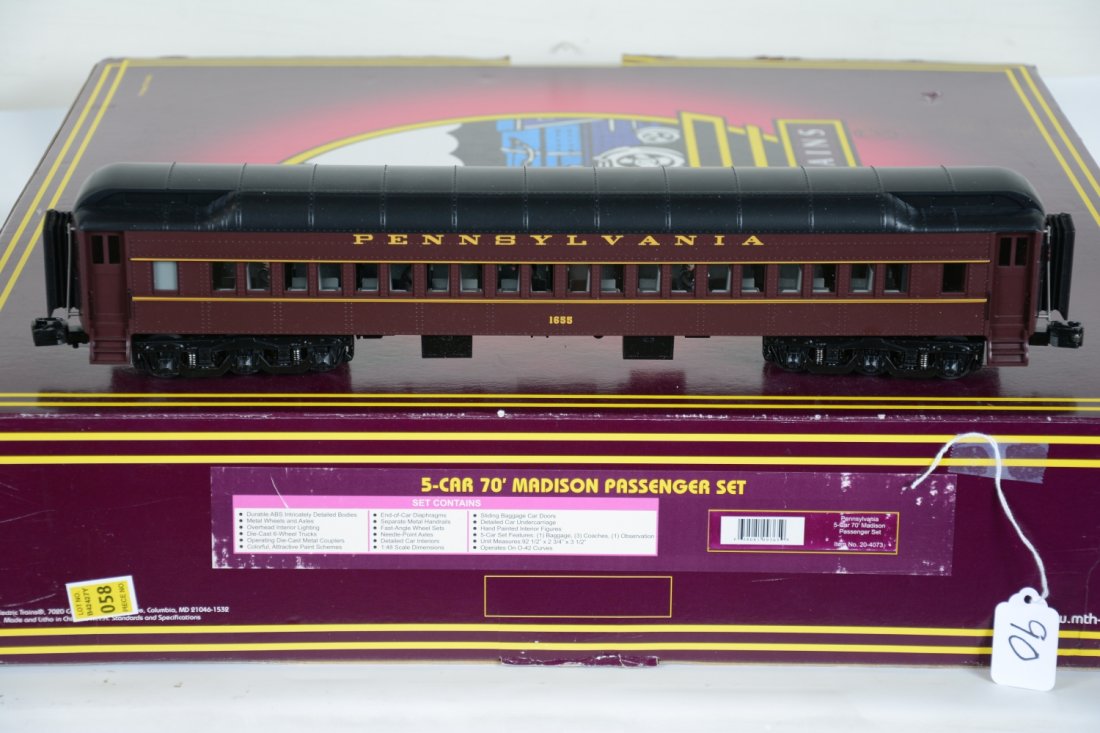 MTH 20-4073 PRR Scale Madison Cars: 042. Nice 80' 5-car heavyweight set with baggage, 3 coaches and an observation. They are unrun with setbox, C10