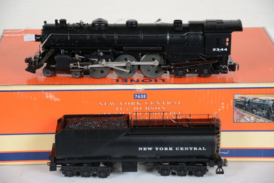 Lionel 18056 J1-e NYC Hudson: 042. Super semi- scale O loco with Vanderbilt tender. It is equipped with Command; RailSounds 2.5; directional lighting and more. It shows very light runtime with near perfect body. It has its boxes a
