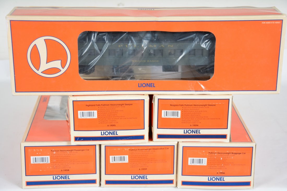6 Lionel Pullman Heavyweight Cars: 054. Includes 19056 70' baggage; 19057 coach; 19058 coach; 19094 sleeper; 19095 sleeper; 19059 observation. They appear unrun with boxes, C10 (see lot 354 for extensions)