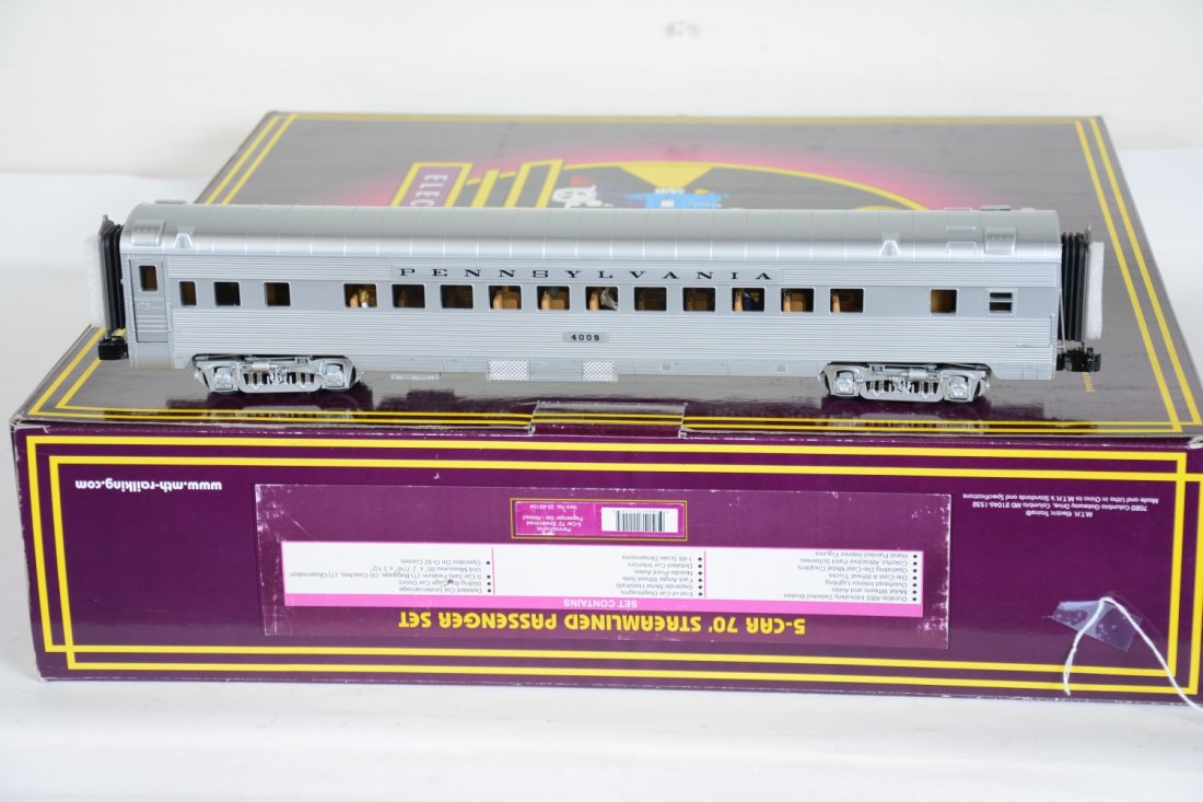 MTH 20-65104 PRR Ribbed Passenger Cars: 042. Nice ABS 70' scale 5-car set with baggage, 3 coaches & observation. They appear unrun with setbox, C10