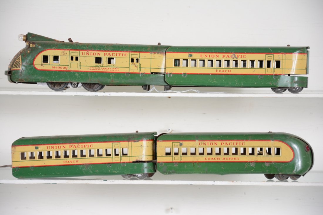 Marx M10000 Streamliner: Includes a UP diesel; 2 coaches and an illuminated observation. They need a cleaning and show moderate to heavy playwear, C5