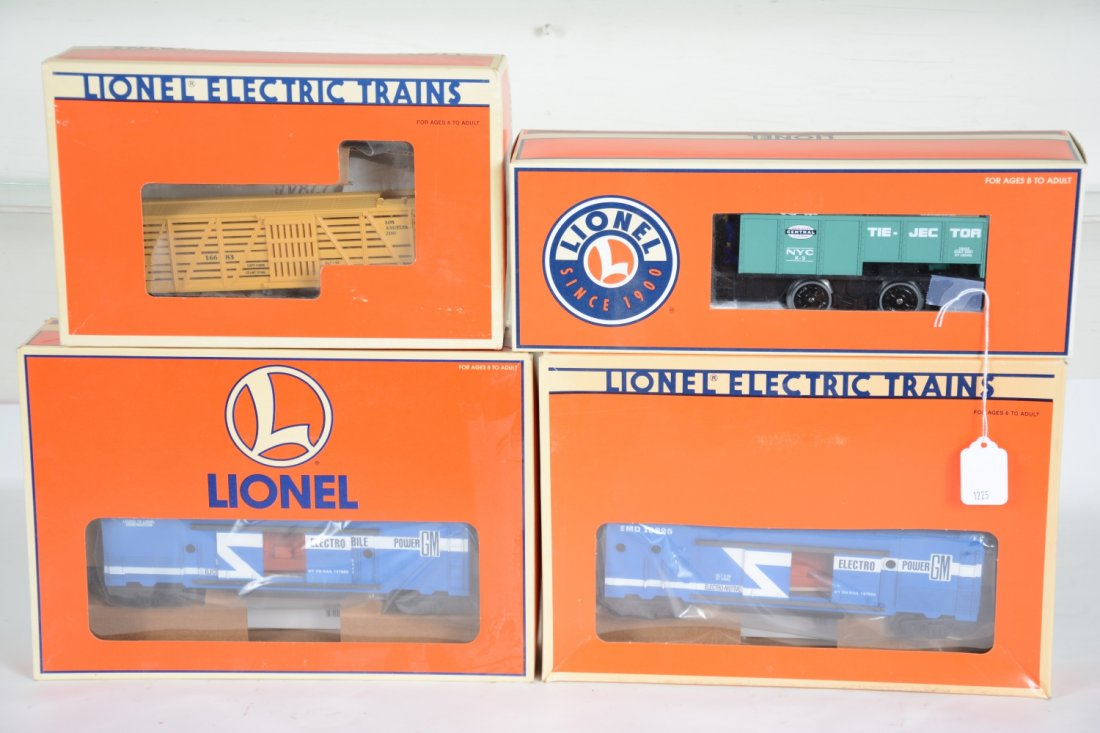 4 Lionel Operating Freight Cars: Includes 19831 & 19825 Generator cars; 18455 NYC Tie Jector; 16683 elephant car. They appear unrun with boxes & inserts. C9-10
