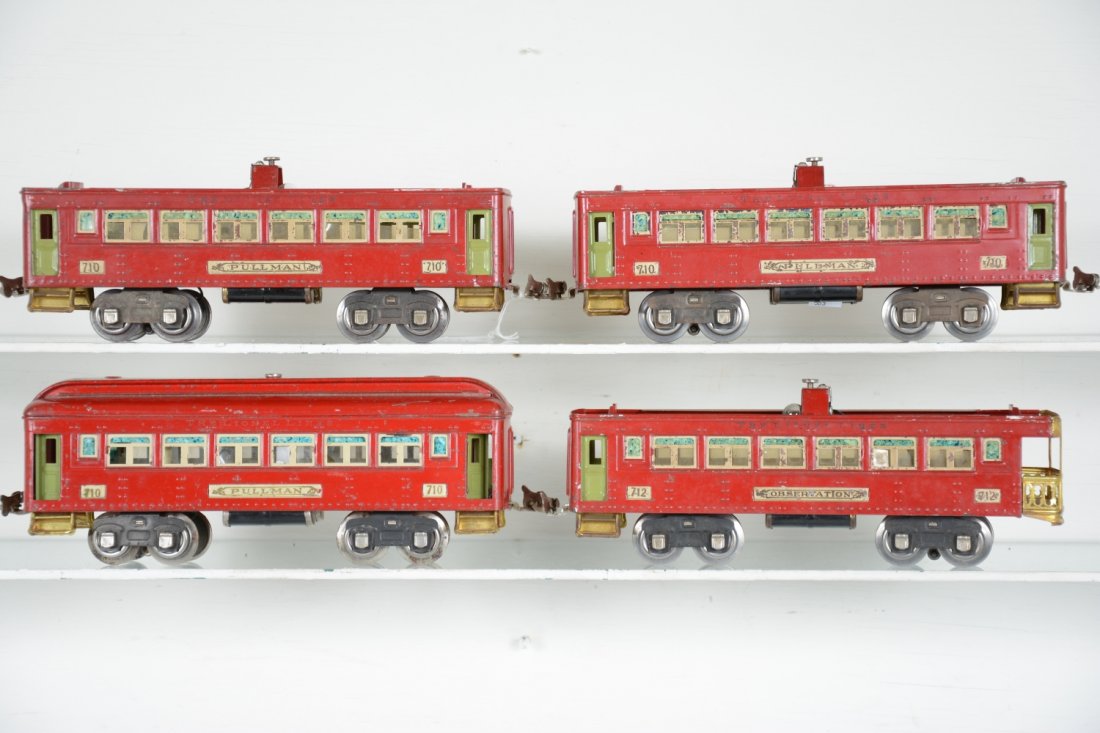 4 Lionel 710 Car Parts: Includes 3 #710 Pullmans, 2 missing roofs; 712 observation, no roof. Sides show moderate playwear, C5-6