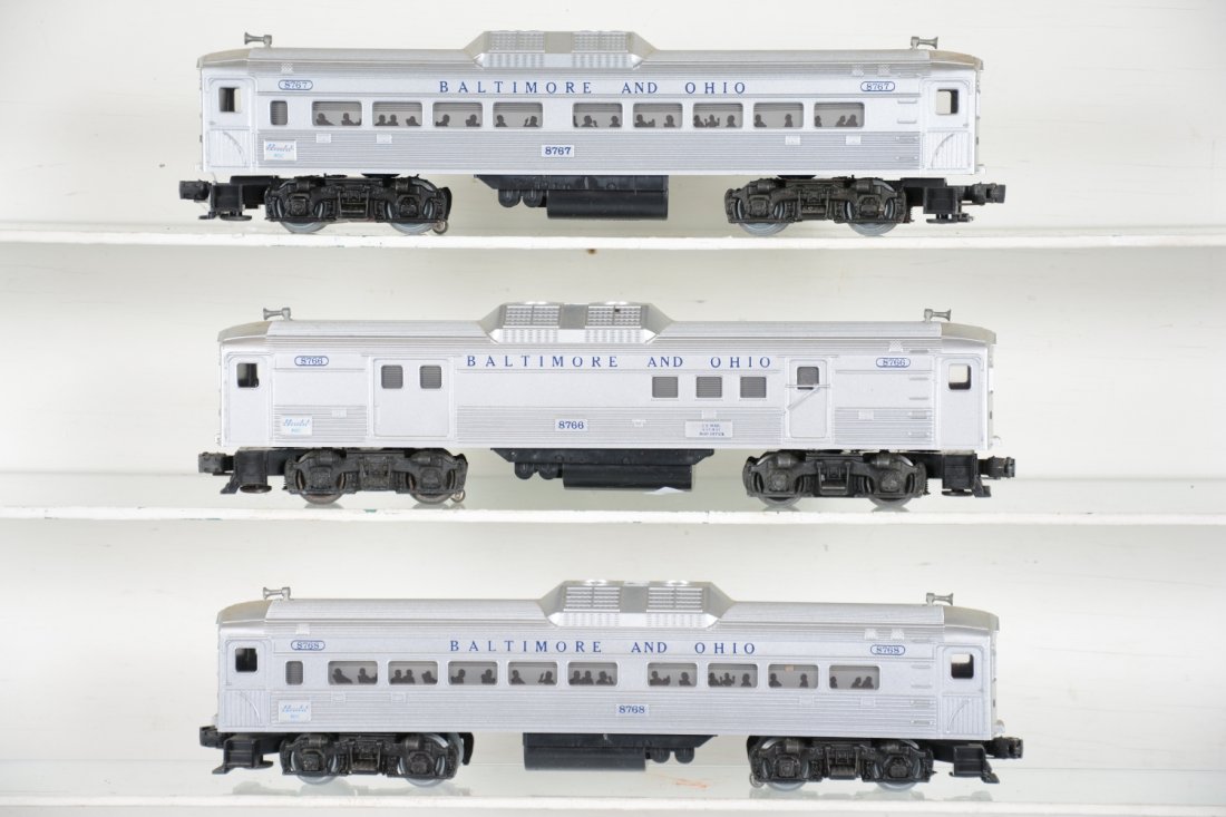 Lionel 8766, 7 & 8 3-Car Budd Train: Nice clean powered baggage with 2 trailers. They show light runtime with C9 bodies.