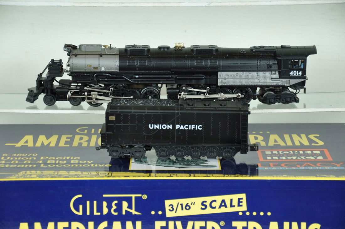 Lionel-American Flyer 48070 UP Big Boy: S Gauge. 36" diameter. Nice 4-8-8-4 steam locomotive & 12-wheel tender. Equipped with Legacy control with Command, RailSounds, CrewTalk, DynaChuff, fan driven smoke, fire box glow, back-up light & mor