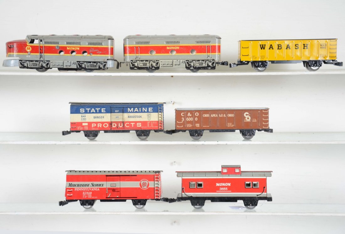 Marx Monon Diesel Freight Set: Includes a 81F Monon F7 AB diesels; Wabash gondola; 37958 PRR boxcar; C&O gondola; BAR boxcar; 3855 Monon caboose. All have K/C and show moderate playwear, Clean C6