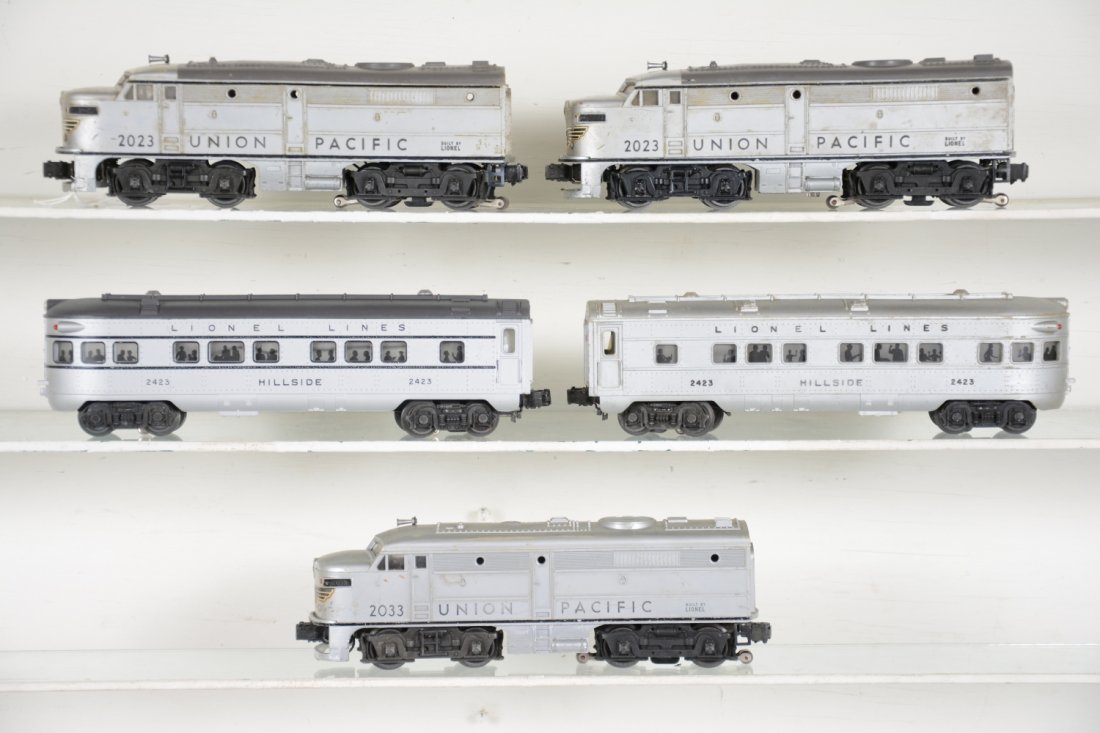 Lionel Diesel & Passenger Group: Includes a 2023 UP Alco AA diesels, 1951 gray roof version with clean battery box, some mildew; matching 2423 Hillside observation; 2033 UP Alco dummy unit with matching 2423 Hillside observation. All