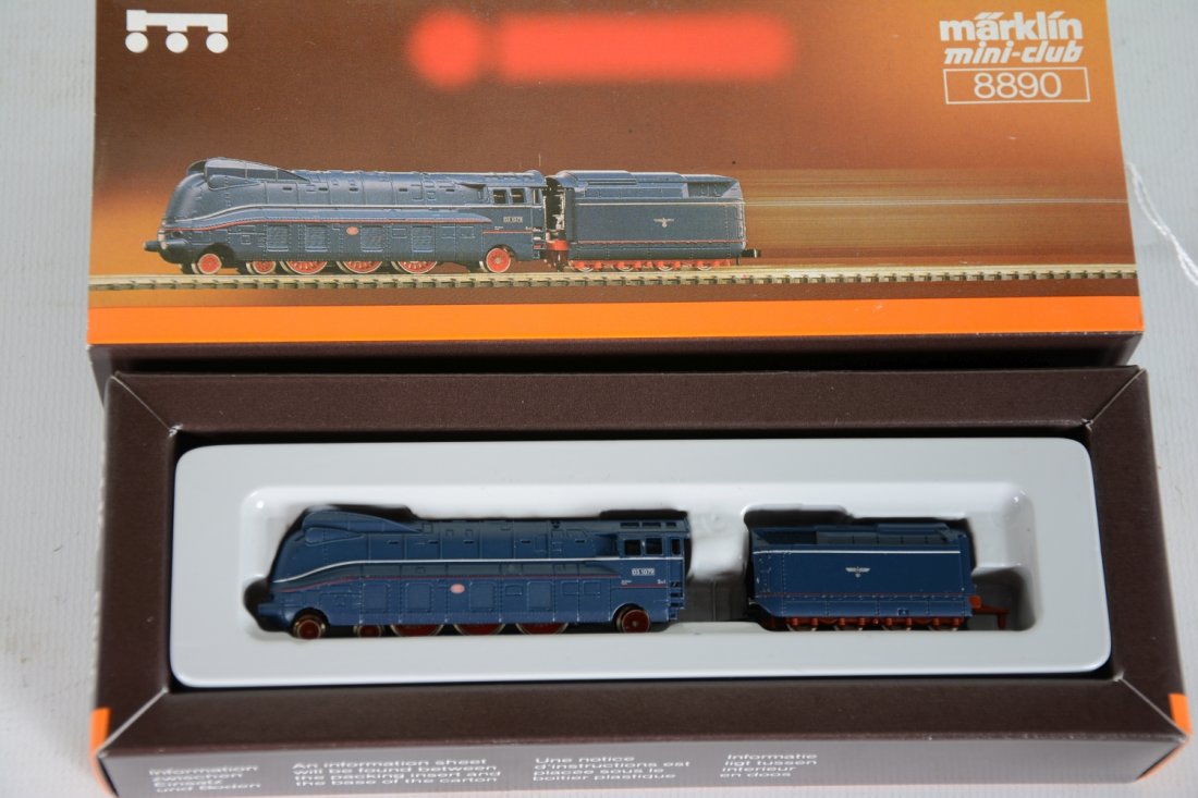 Marklin Z Gauge 8890 BR03 Class Steam Loco: Nice streamline 4-6-2 loco in blue. It is new in box, C10