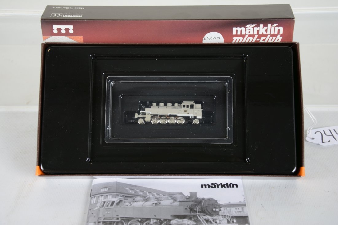 Marklin Z Gauge 88961 Museum Tank Loco: Nice 2-8-2 DB tank loco with brochure. It is new in display box, C10