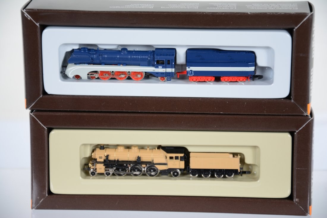 Marklin Z Gauge 8870 & 8888 Steam Locomotives: Includes a K.Bay.STS.B 4-6-2 loco & tender; 8888 DB 4-6-2 streamline loco & tender. They are new in boxes, C10