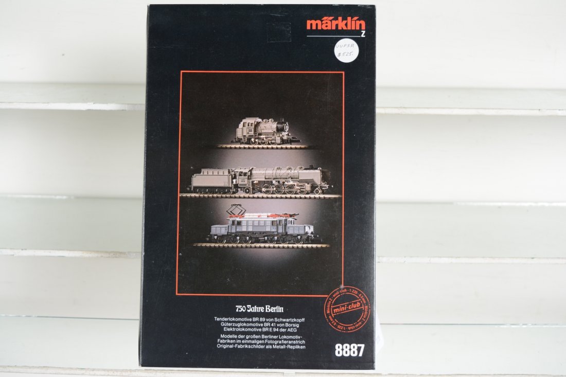 Marklin Z Gauge 8887 750-Jahre Locos: Nice Berlin celebration set of 3 locomotives. Includes a BR89 tank loco; BR41 2-8-2 steam loco & BR E94 0-6-6-0 articulated electric. All are new in display box with brochure, C10