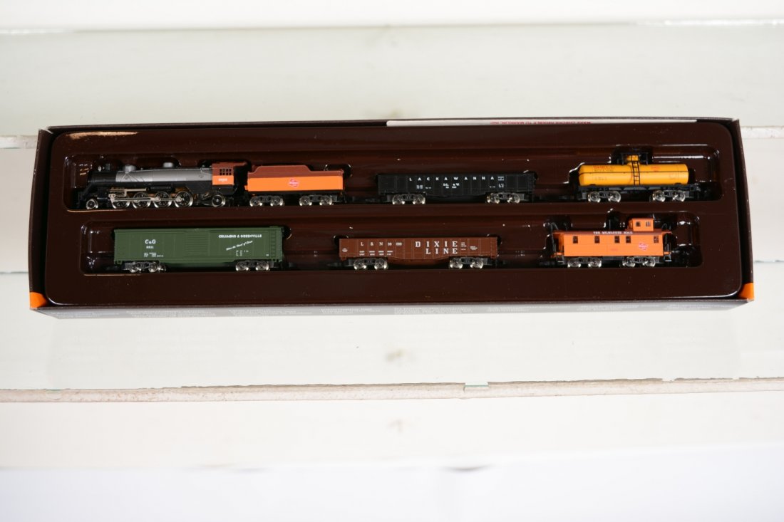 Marklin Z Gauge 8139 MR Steam Freight Set: Nice American outline set with 2-8-2 MR Mikado loco with oil tender and 5 Freight cars. The set is new in set box, C10