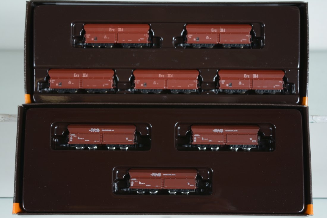 Marklin Z Gauge High Capacity Hopper Cars: Includes an 8237 3-car set; 86302 5-car set. All are new in set boxes, C10