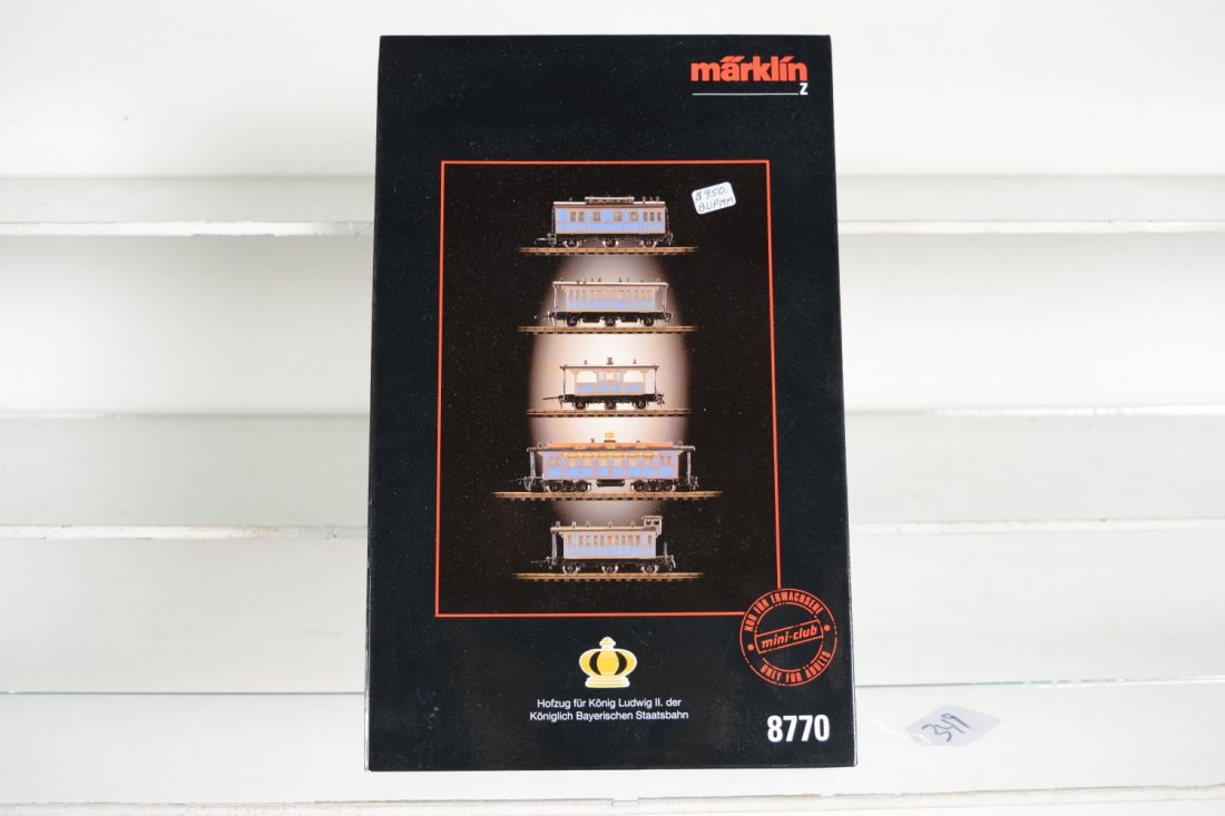 Scarce Marklin Z Gauge 8770 King Ludwig II Cars: Super 5-car set with awesome details. All mint in set box with paper work, C10 (See next lot for extension cars)