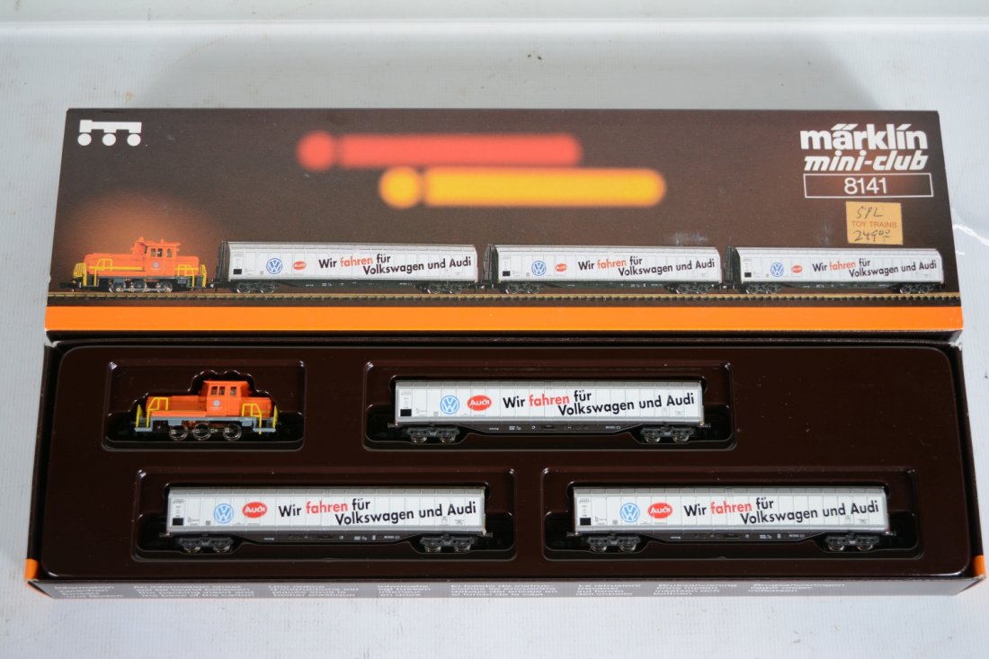 Marklin Z Gauge 8141 VW Diesel Freight Set: Includes an 0-6-0 diesel loco with 3 covered auto transport cars. They are new in setbox, C10