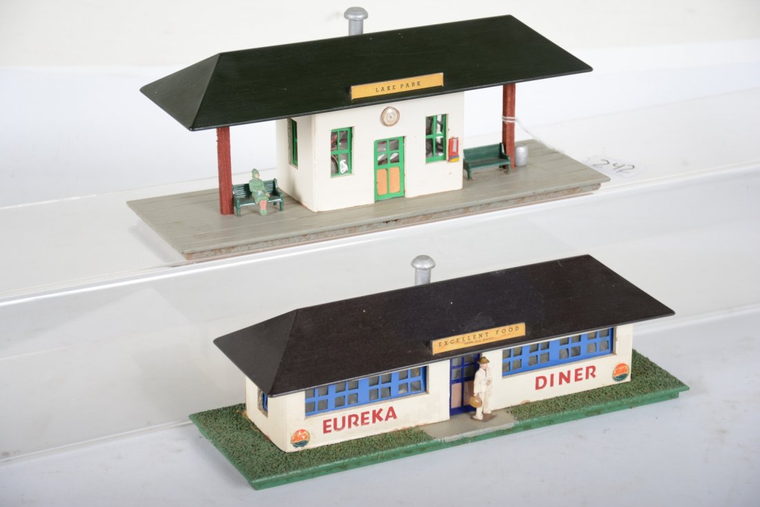 American Flyer 273 & 275 Buildings: S Gauge. Includes a green 273 Lake Park station & 275 Eureka Diner. The stacks have been nicely reattached, otherwise fairly clean and complete, showing light playwear, C7-7+