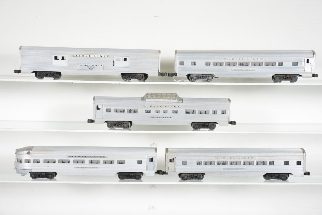 Lionel Super Speedliner Passenger Cars: Includes a 2530 baggage; 2532 vista-dome; 2533 Pullman; 2534 Pullman; 2531 observation. All have mixed rivets. They show light to moderate playwear, and would benefit from a cleaning, C6+-7+