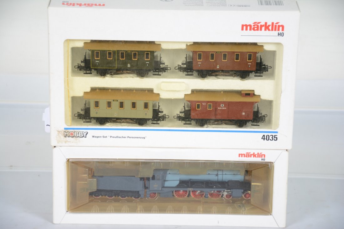 Marklin HO Steam Passenger Set: Includes a 3311 Class C 4-6-2 loco & tender; 4035 4pc passenger cars. All show light runtime with C9 bodies and boxes.
