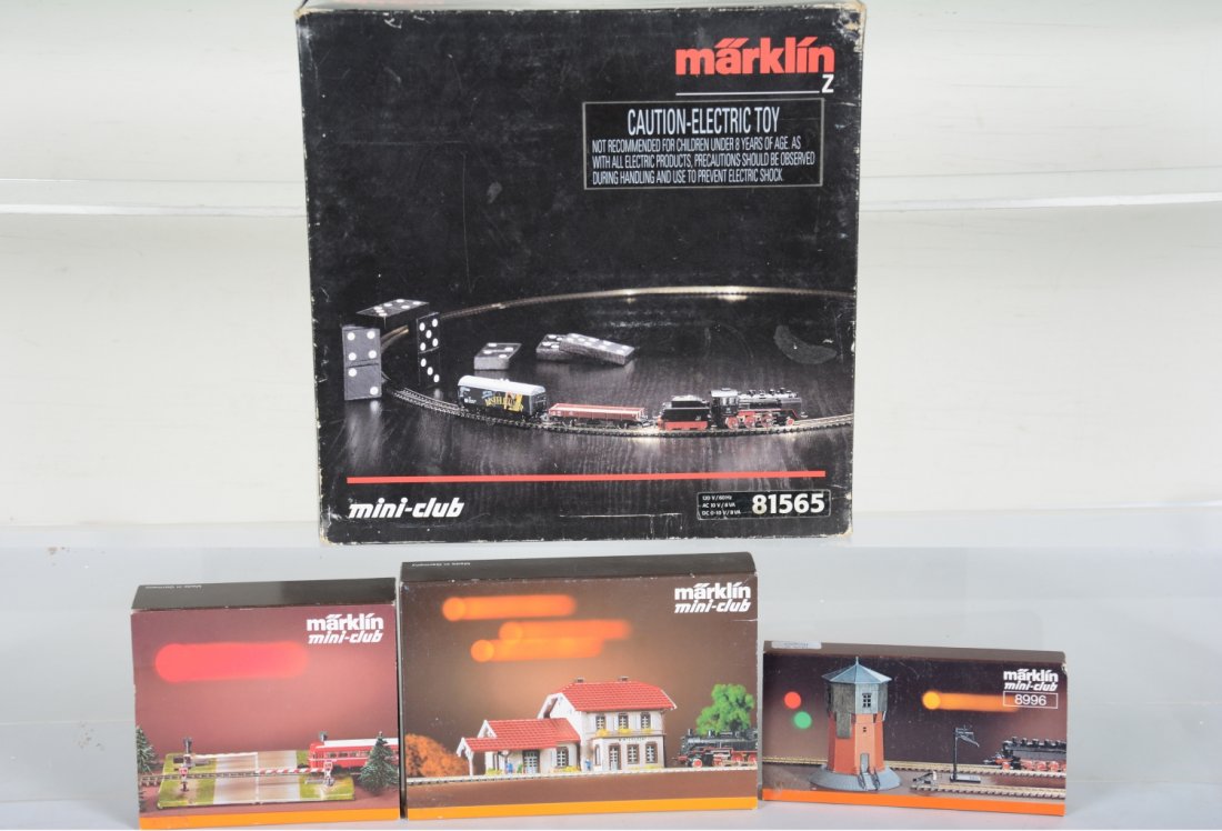 Marklin Z Gauge Set 81565, Plus: Includes set 81565 with 2-6-0 steam loco & tender; flat car & Distelihauser bier reefer, track & transformer with paperwork, all show light runtime with C9 bodies and shop worn setbox, C8; Plus 8992 c