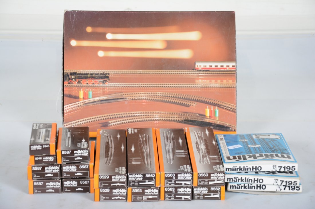 Marklin Z Gauge Track & Accessory Lot: Includes 8192 T1 track set; 3 #7195; 2 #8563; 2 #8562; 8993; 2 #8529; 8560; 5 #8587; 8945 & 8946. Most appear like new with boxes, C8-9