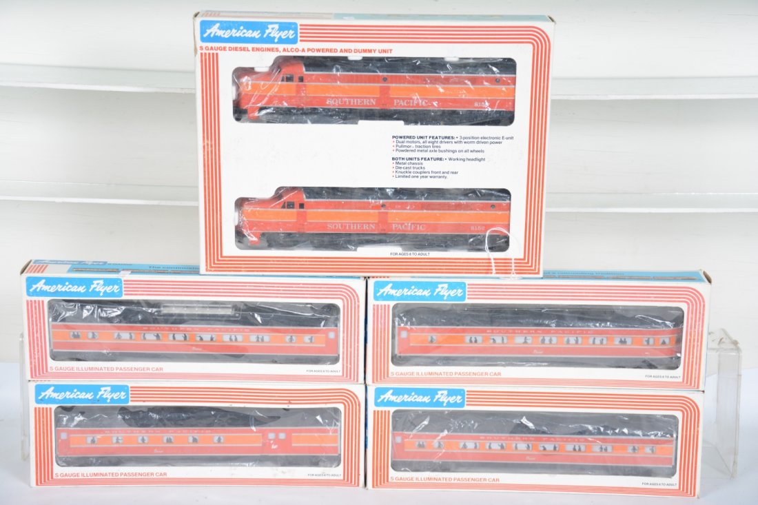Lionel American Flyer SP Daylight Set: S Gauge. Beautiful set which Includes the 8150 PA Alco AA diesels; 9500 combine; 9501 coach; 9502 vista-dome; 9503 observation. All have been very lightly run with boxes, C9