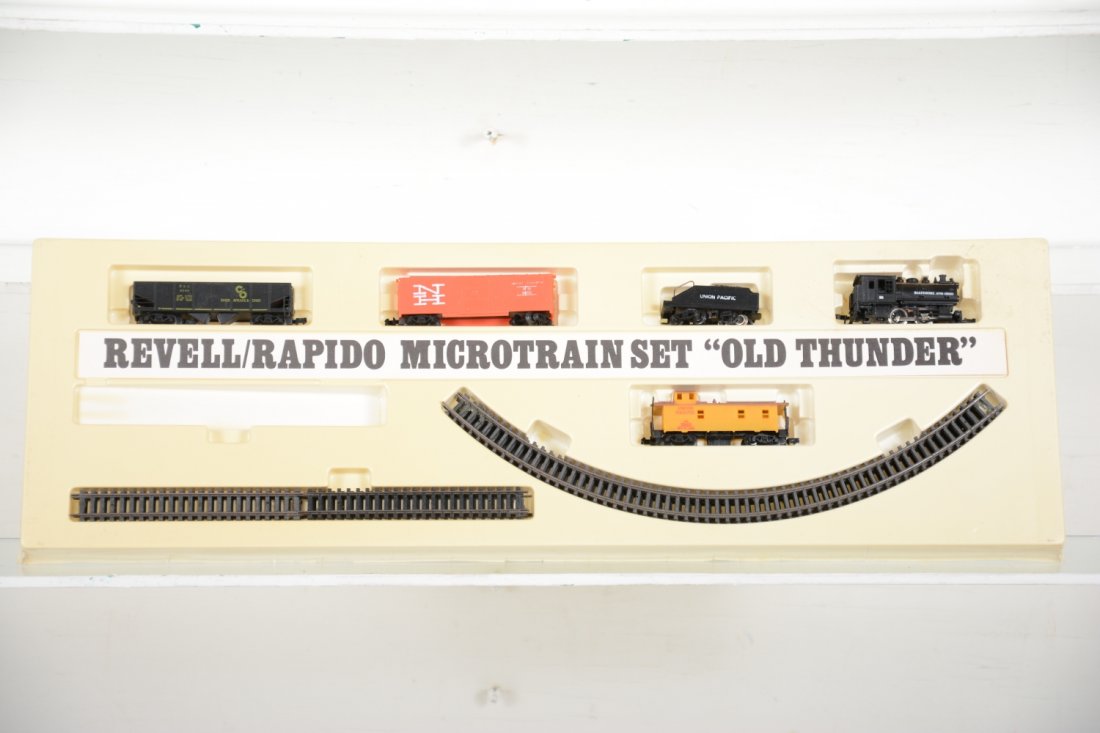 Revell/ Rapido N Gauge Set: Includes an "Old Thunder" Set with a B&O 0-4-0 loco & tender; NH boxcar; C&O hopper; UP caboose, track & instructions, just missing re-railer, has setbox with 2 extra straight tracks, C7+