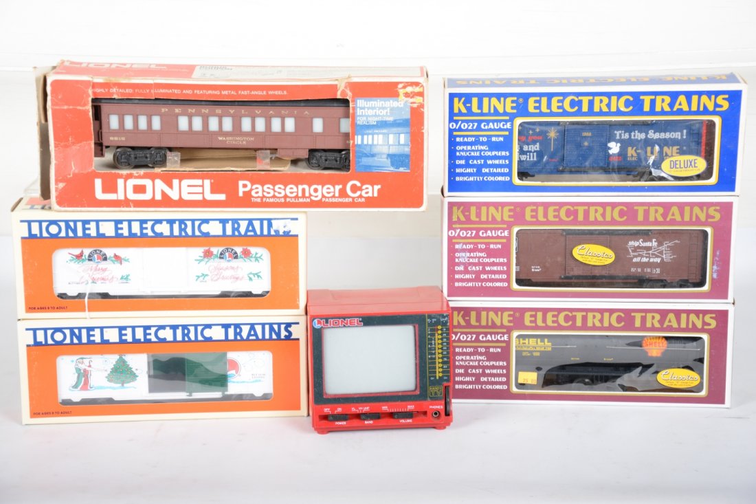 Modern Trains Lot: Includes Lionel 32002 Locoscope monitor; 19918 -1992 Christmas car; 19945 -1996 Christmas car; 9515 PRR coach, ob worn; K-Line 6316 Shell tank; 6432 ASF boxcar; 6422 -1988 Christmas boxcar. All some s