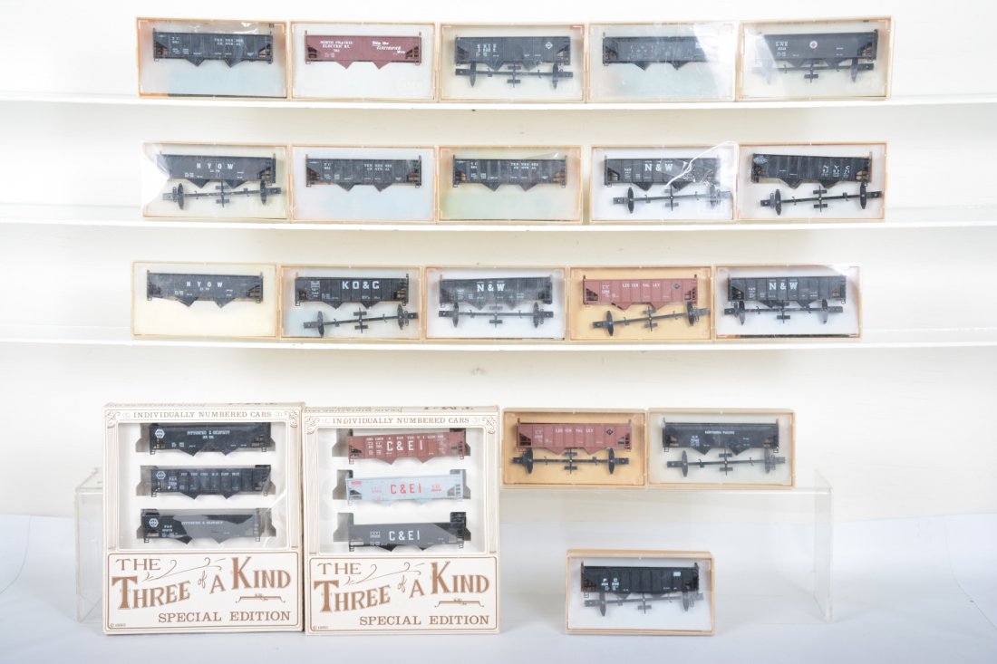 TMI HO Hopper Car Kits: Includes about 18 early kits in plastic display boxes with 4 pairs, 1 triple, rest singles, plus 2 3-packs, all appear new in boxes, C10