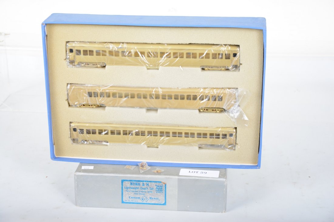 Custom Brass NYNH&H Lightweight Coach Set: 8270-8295 two coaches & diner. HO Gauge. Like New to Mint, unrun, may have minor dust from display, near perfect paint, may have some tarnishing to finish. Original box, C10