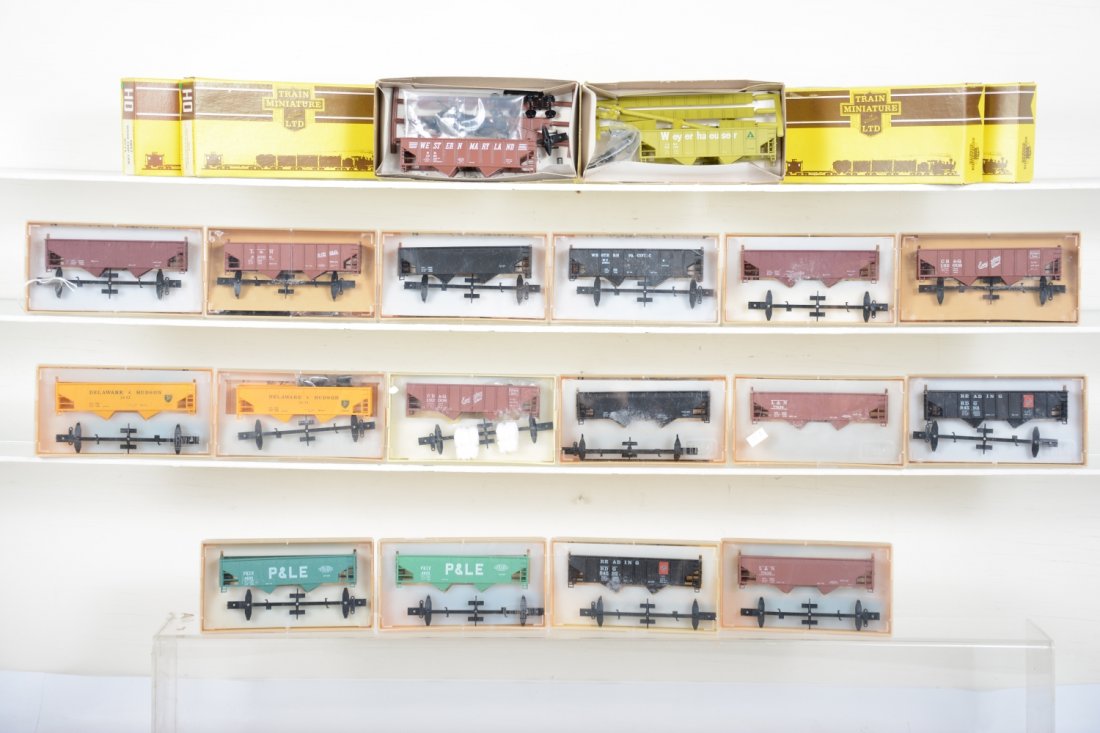 11 Pairs TMI HO Hopper Car Kits: Includes 2 each of 11 road names with ribbed and smooth side cars, all new in assorted style boxes, C10