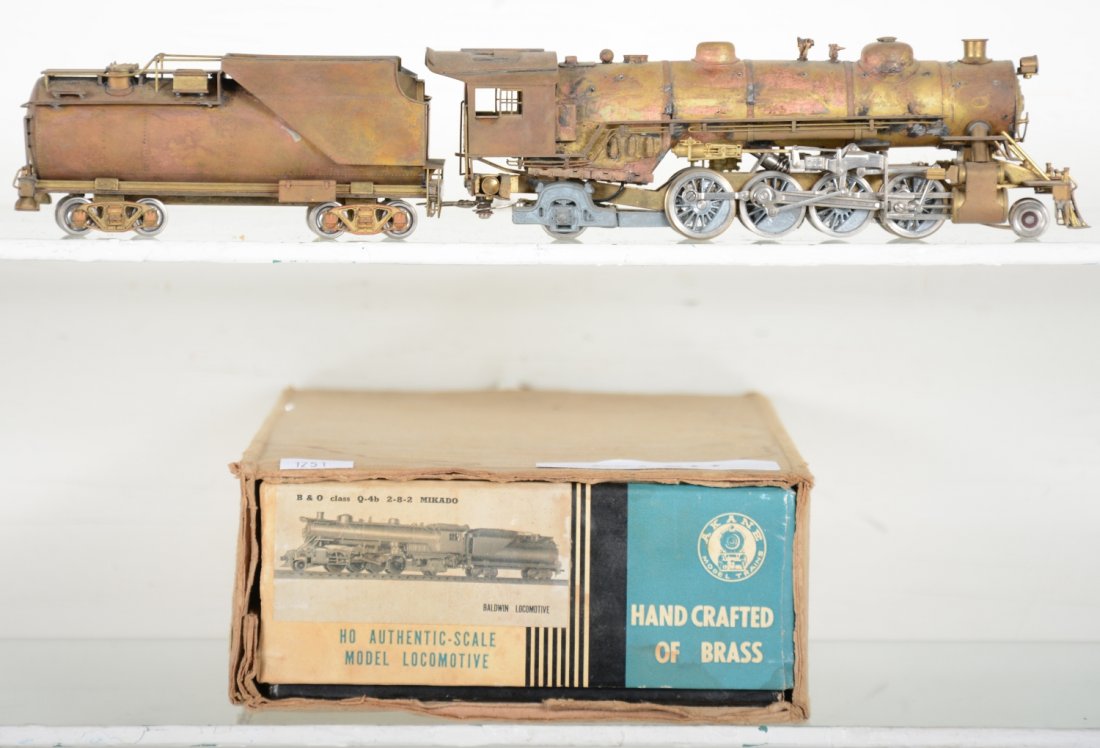 Akane Brass B&O Q-4b Mikado 2-8-2 Loco: Tarnished. HO Gauge. Excellent, Light to moderate run-time, Signs of handling, Very minor paint flaws, may have minor decal wear, but presentable. Dusty from display with original box, C8