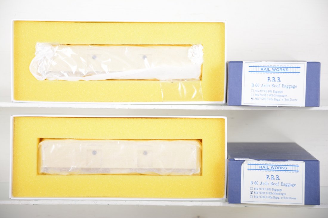 2 Rail Works Brass PRR B-60 Arch Roof Baggage Cars: HO Gauge. Like New to Mint, unrun, may have minor dust from display, near perfect paint, may have some tarnishing to finish. Original box, C10.