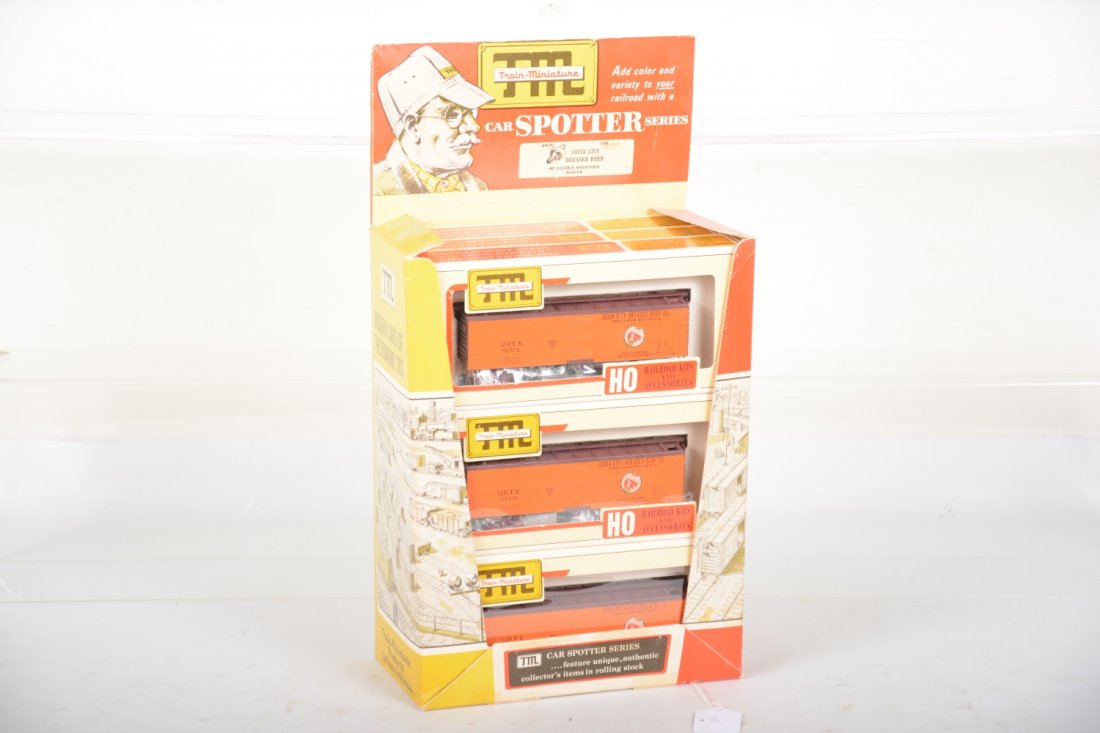 TMI Car Spotters HO Store Display: Includes 8082 9pc Sioux City Dressed Beef wood side plug-door reefer kits. They are new in boxes, in original store display box, C10