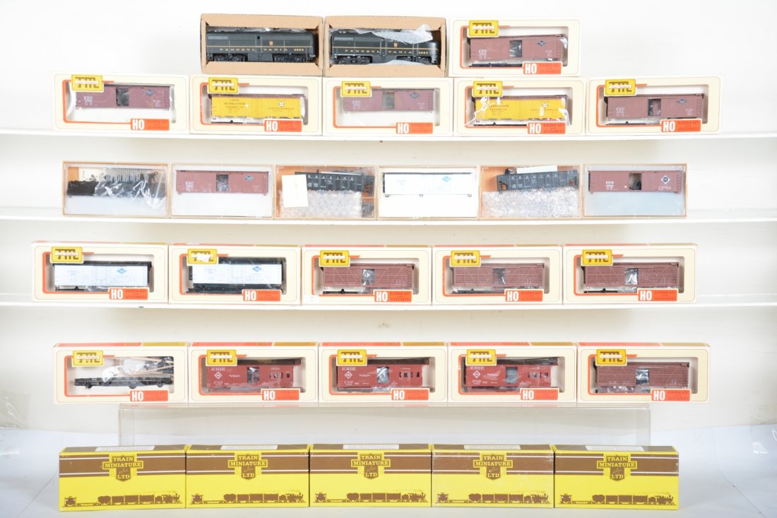 TMI HO PRR Diesel Freight Group: Includes an FA & FB1 AB diesels with 24+ Erie & Reading Freight car kits, assorted style cars and boxes, all appear new C10
