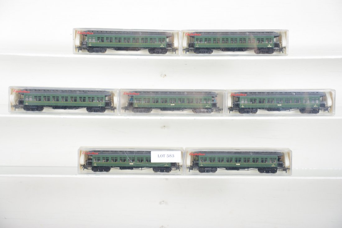 7 Electrotren HO 5005 Passenger Cars: Nice Marklin compatible 21cm cars, mixed couplers, all showing light playwear with boxes, C8