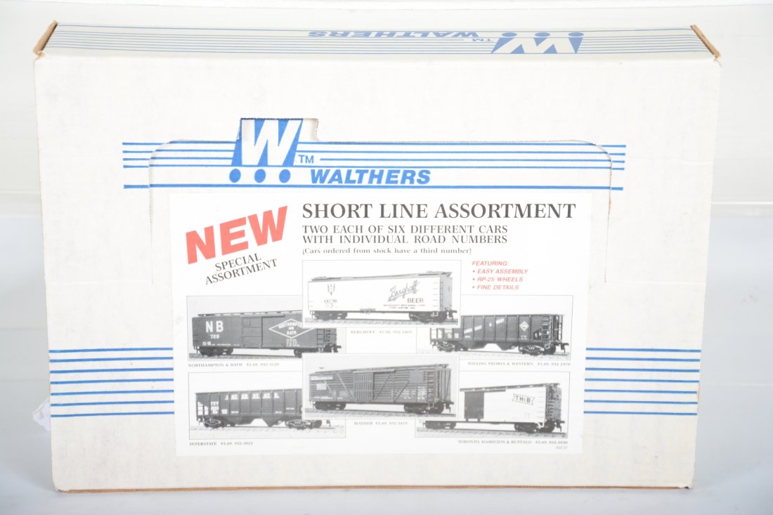 Walthers HO Short Line Freight Kit Assortment: Includes 2 each of 6 road names all different road numbers, all new in boxes with store display case, C10