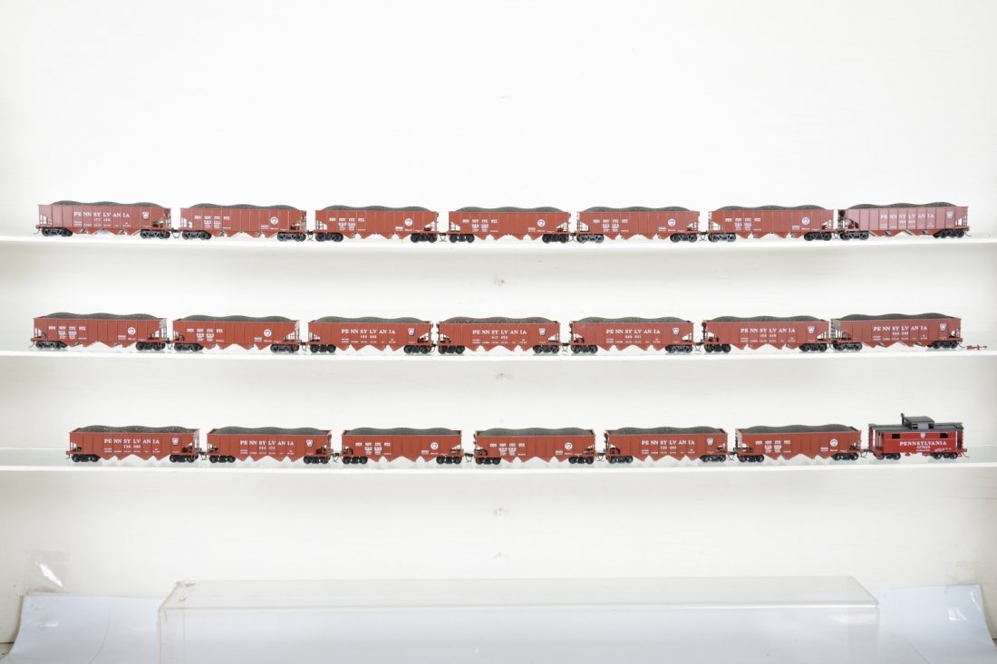 20+ Bowser HO PRR Hoppers, Plus: All built-up kits, plus a matching caboose. Boxes included, C9