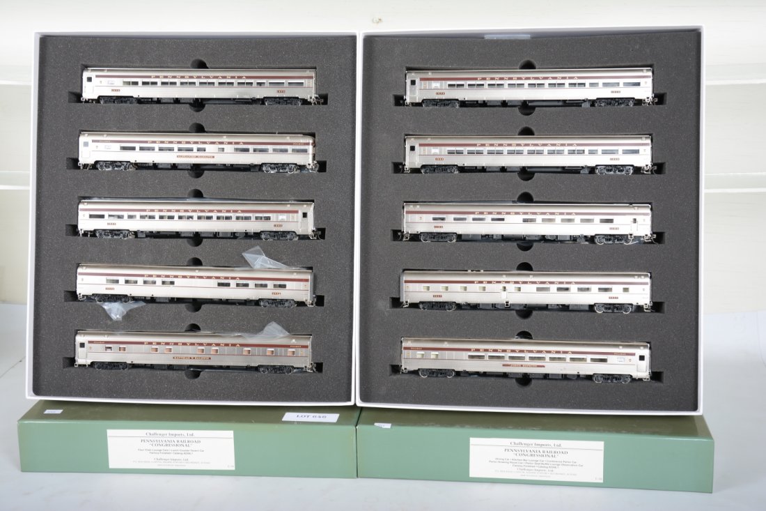 Challenger/ Samhongsa Brass HO PRR Congressional Pass: Includes C-1a & b 5-car sets. Like New, test or very light signs of operation, may have light dust from display, light signs of handling, may have some tarnishing to finish. Original box, C9. (see lot