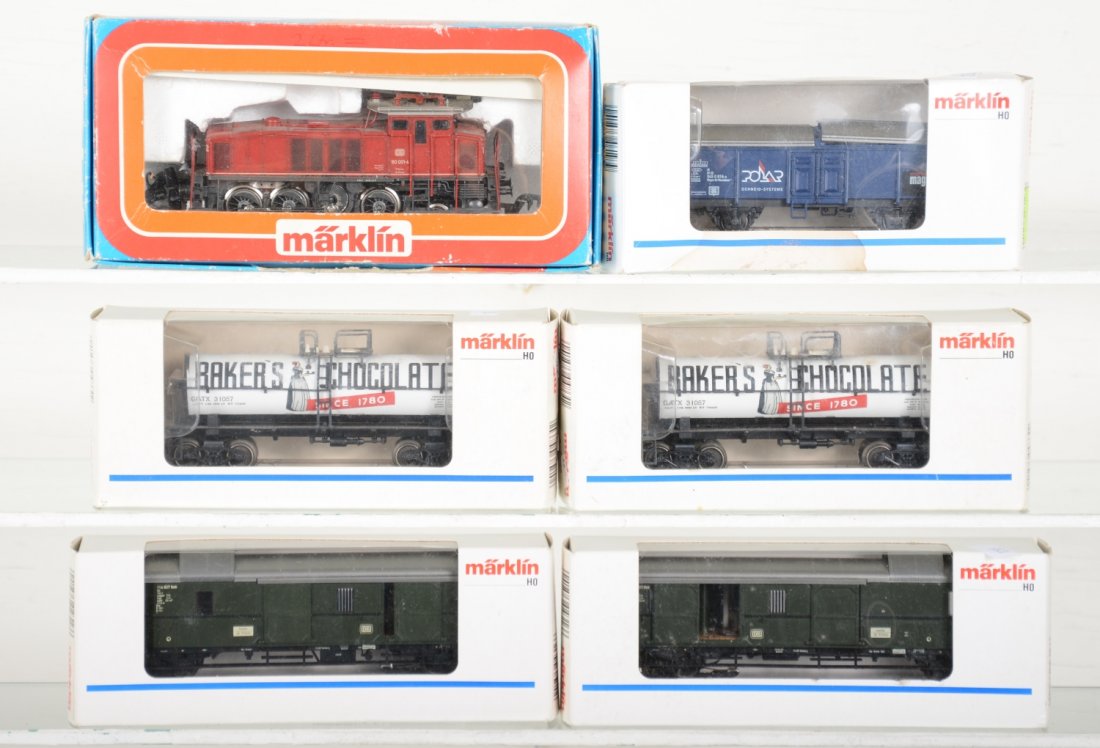 Marklin HO Diesel Freight Set: Includes a 3157 2-rail 0-6-2 electric loco with freight cars- 46193; 2 #4864; 2 #4316. All show light playwear with boxes, C8