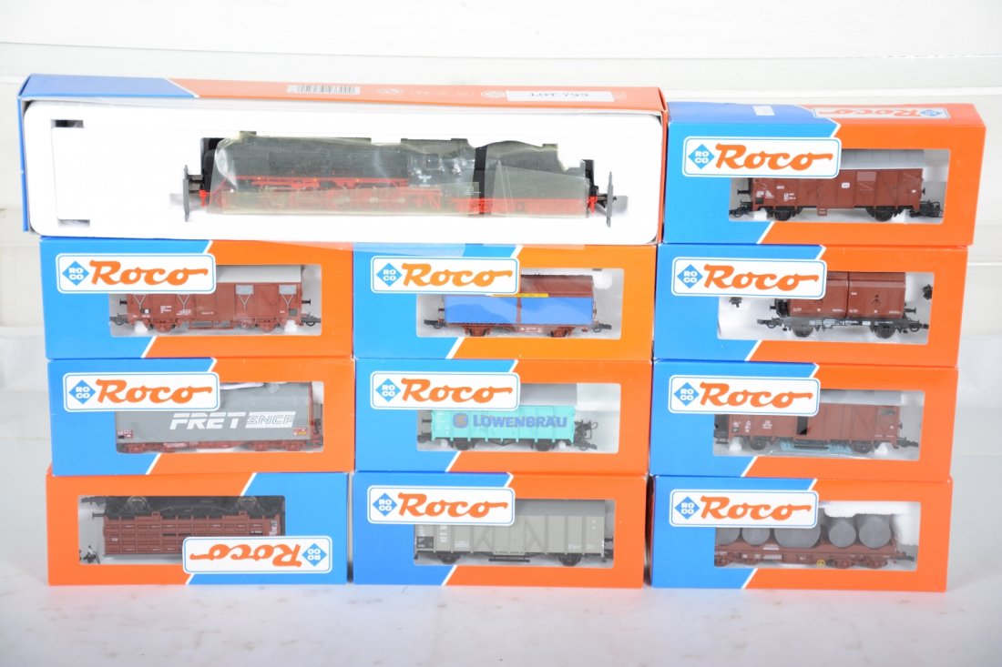ROCO HO Steam Freight Set: 2-rail. Includes 43300 DRG BR 50-1124 26cm 2-10-0 loco with 10 assorted 4-wheel freight cars all new in boxes, C10