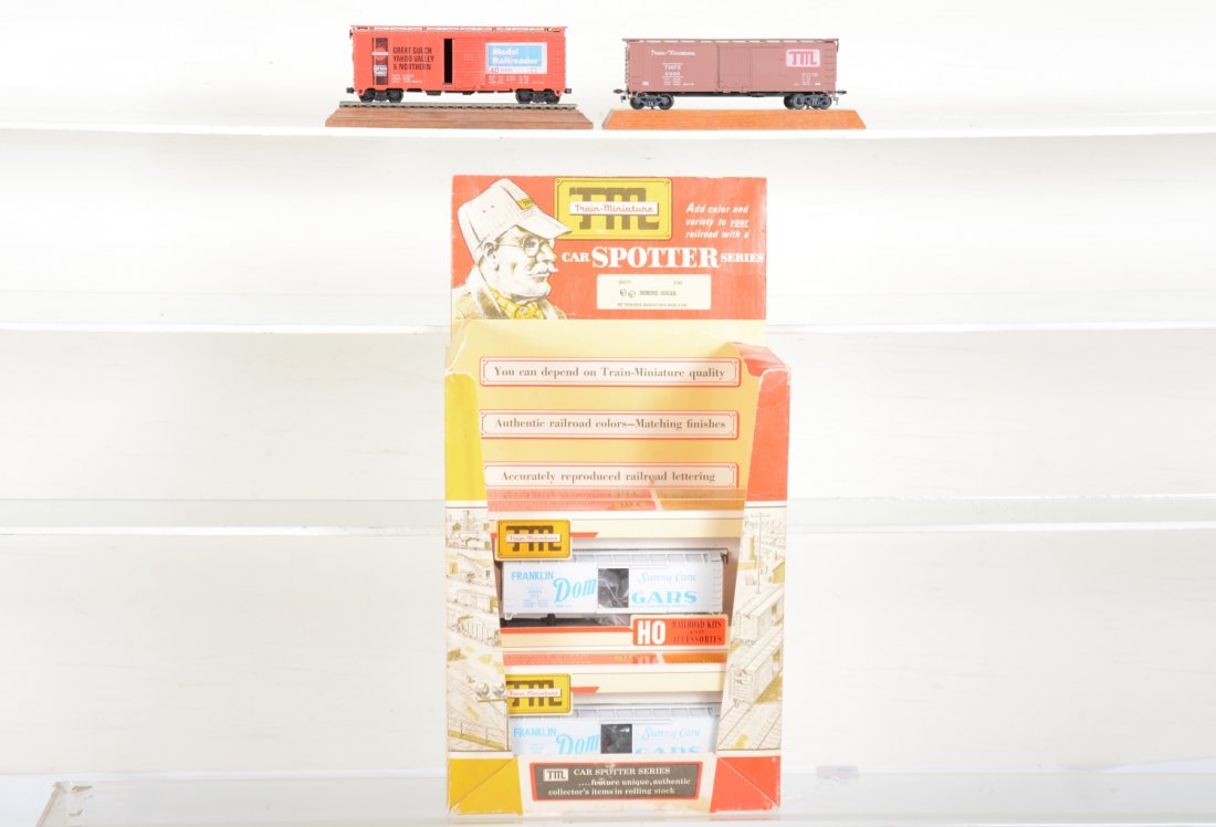 TMI Car Spotters HO Store Display, Plus: Includes 8077 5 of 9 Domino Sugar wood side plug-door reefer kits. They are new in boxes, in original store display box, C10; Plus Promotional Model railroader car by Athern on display shelf & TMI car