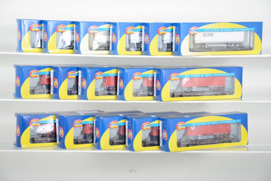 15+ Walthers HO PRR & CSX Flats with Trailers: Includes 6 #92075 CSX & 10 #72472 PRR. All like new, unrun with light shelf dust from display, C9