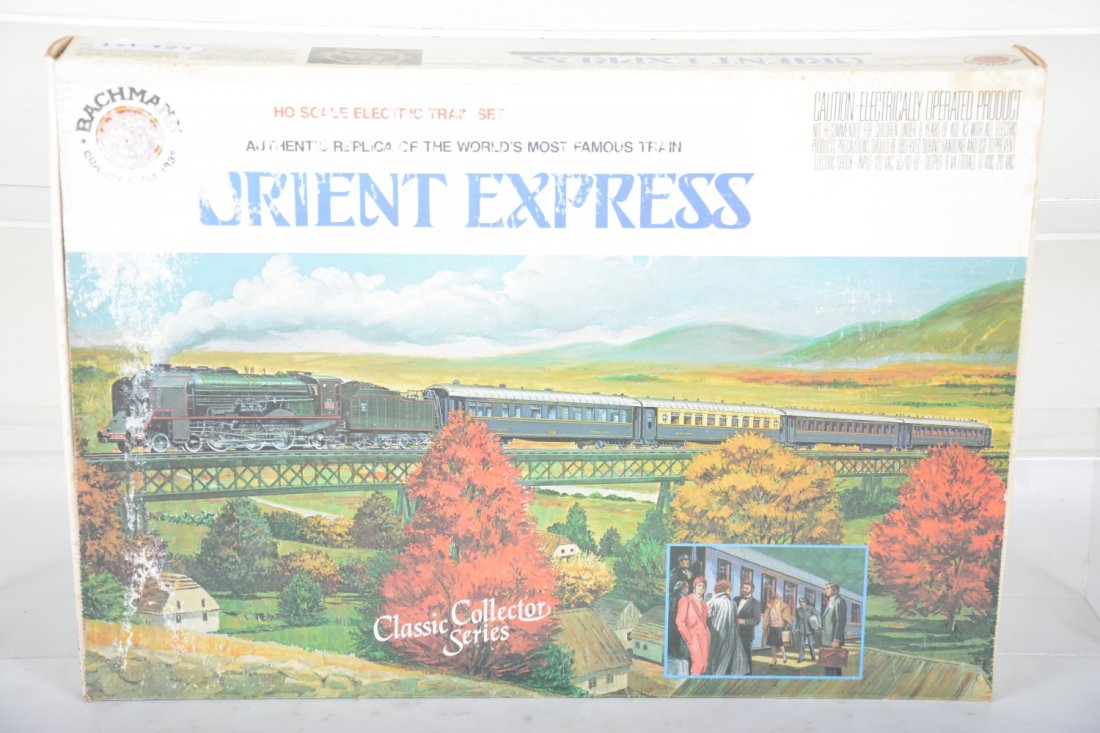 Bachmann HO 40-0185 Orient Express Set: Nice 5pc set with track & transformer, unrun with shop worn display box, C9